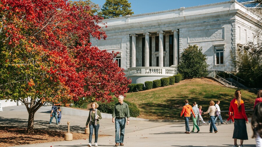 Zoo Atlanta featuring street scenes, fall colors and heritage architecture