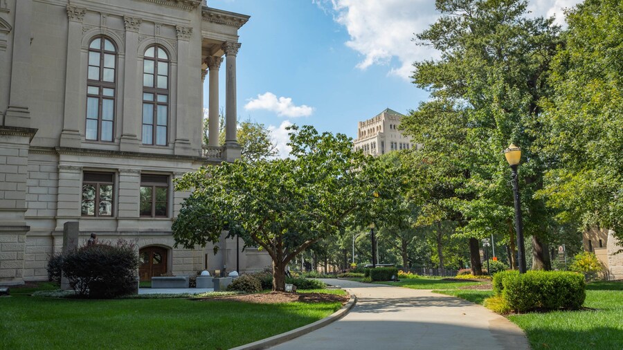 Georgia State Capitol which includes a park and heritage elements