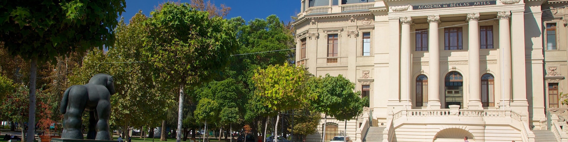 Museum of Contemporary Art showing a garden
