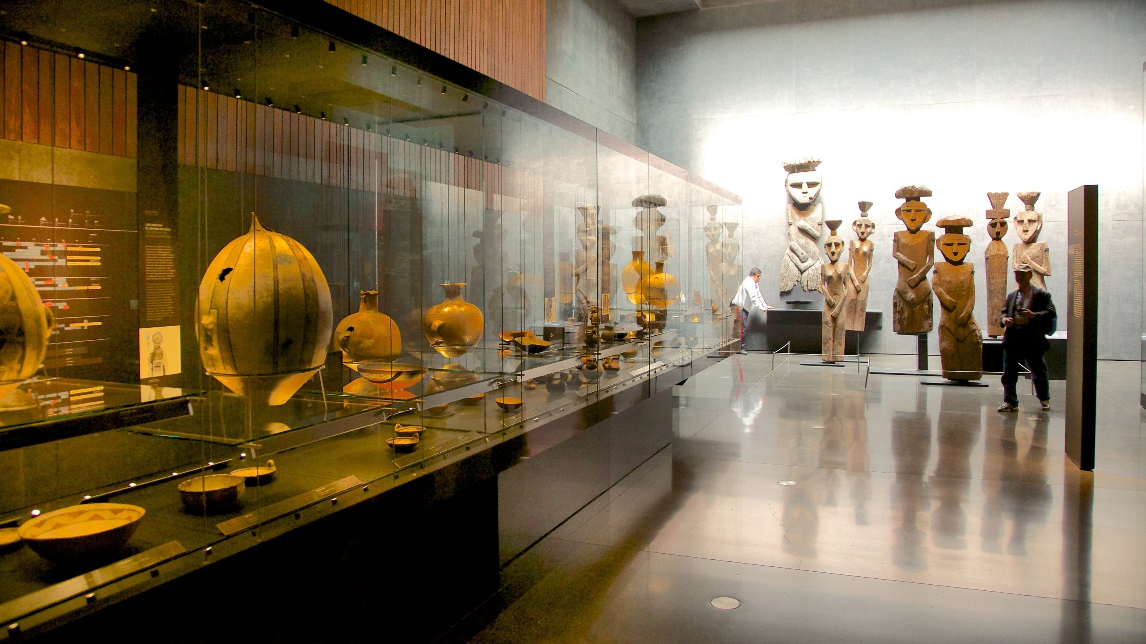 Museum of Chilean Precolombian Art showing interior views and art