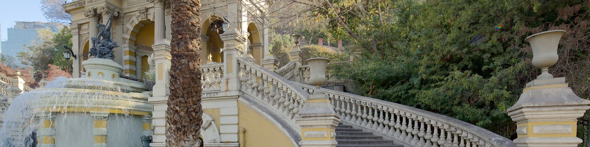 Santa Lucia Hill which includes chateau or palace