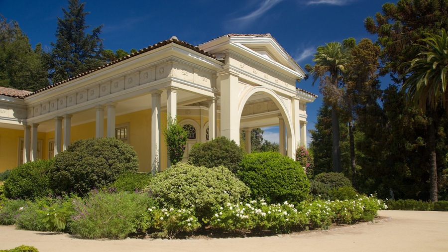 Concha Y Toro Winery showing heritage architecture
