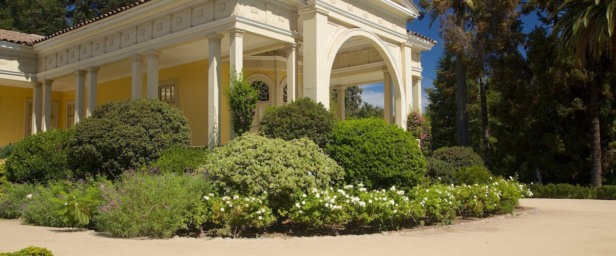 Concha Y Toro Winery featuring heritage architecture