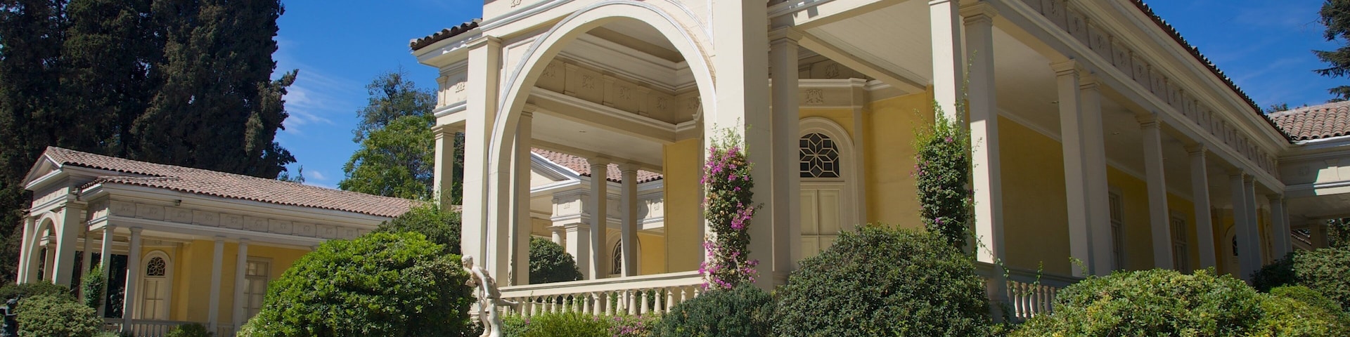 Vinícola Concha Y Toro caracterizando flores e arquitetura de patrimônio