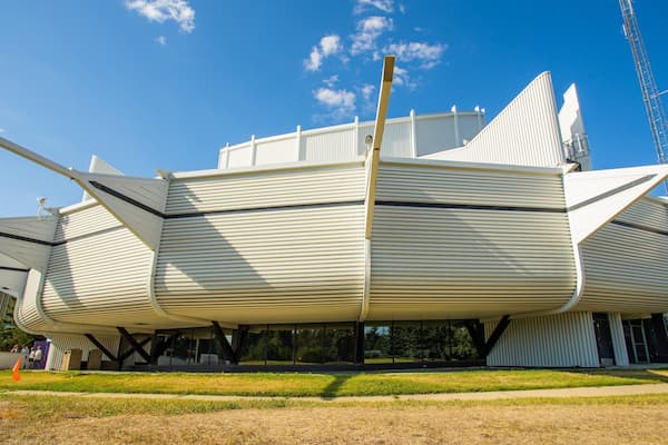 TELUS World of Science-Edmonton which includes modern architecture