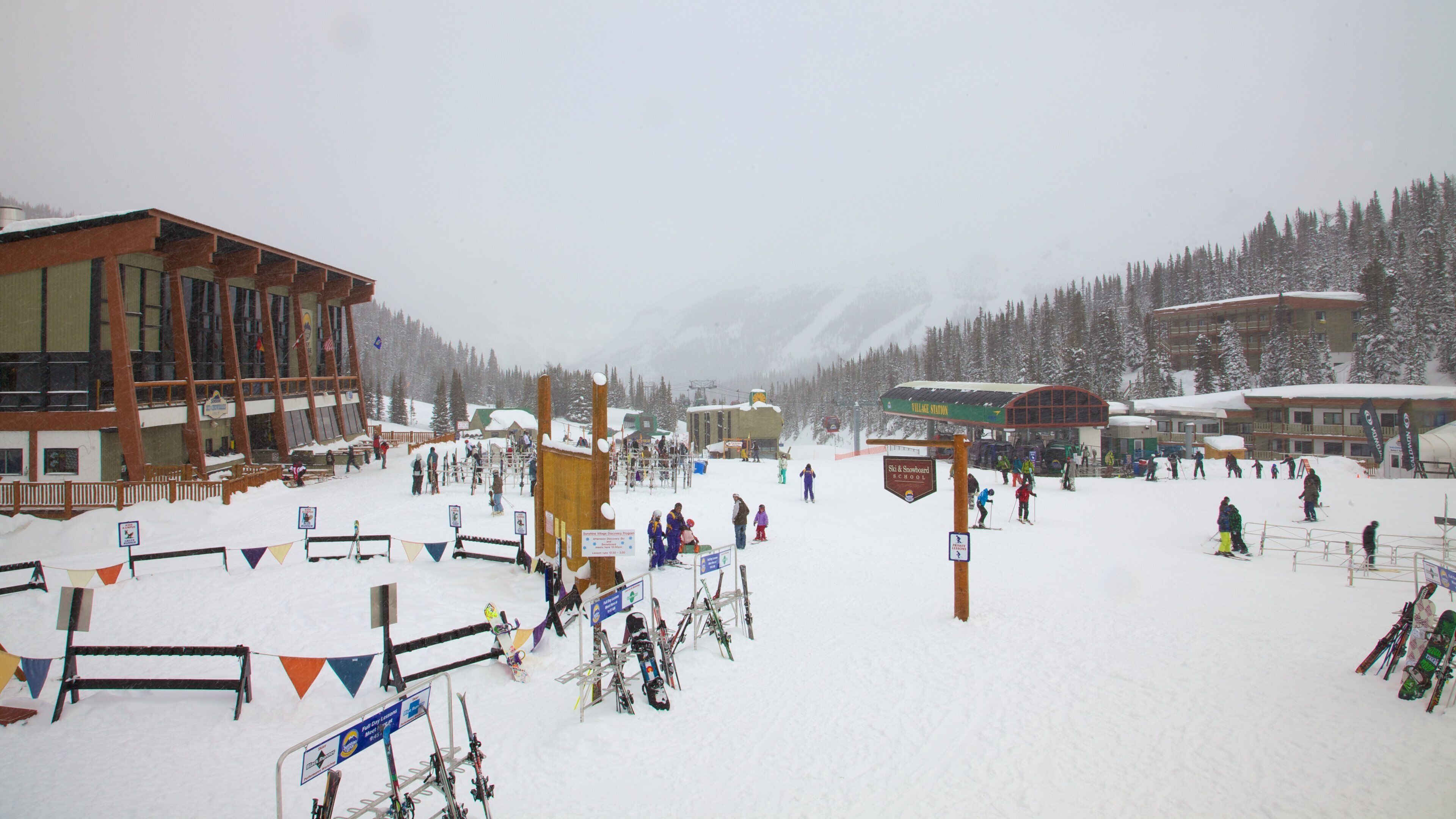 Sunshine Village featuring snow skiing, snow and mountains
