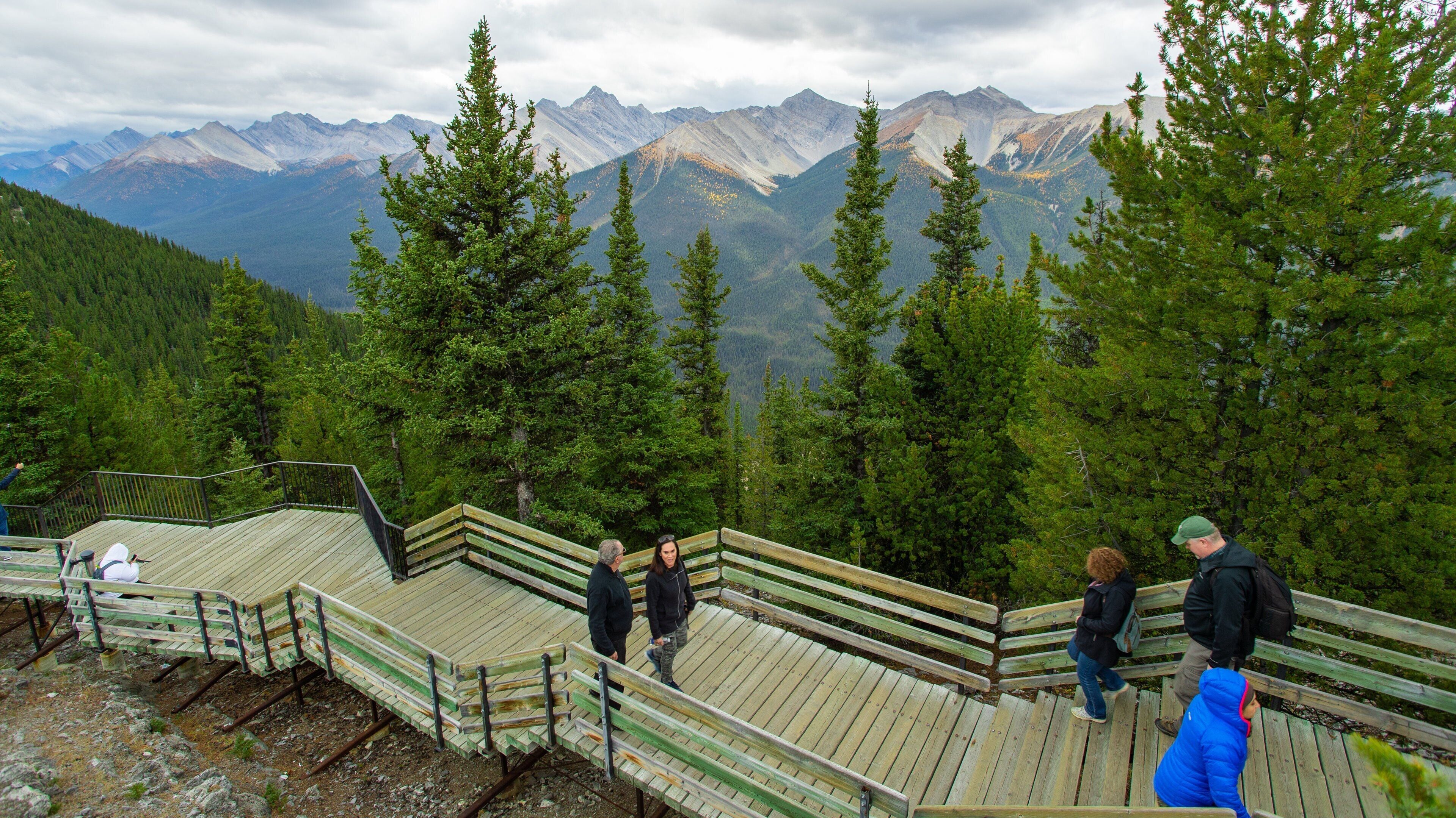 Banff Gondola featuring tranquil scenes, mountains and views