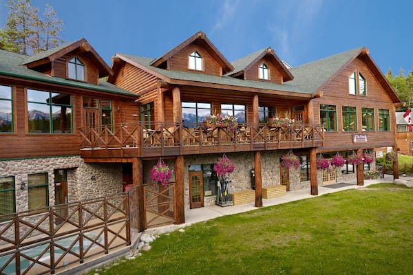 Pyramid Lake featuring a hotel