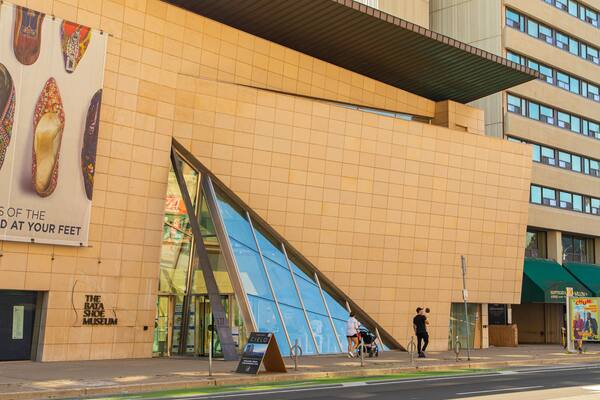 Bata Shoe Museum which includes street scenes and a city