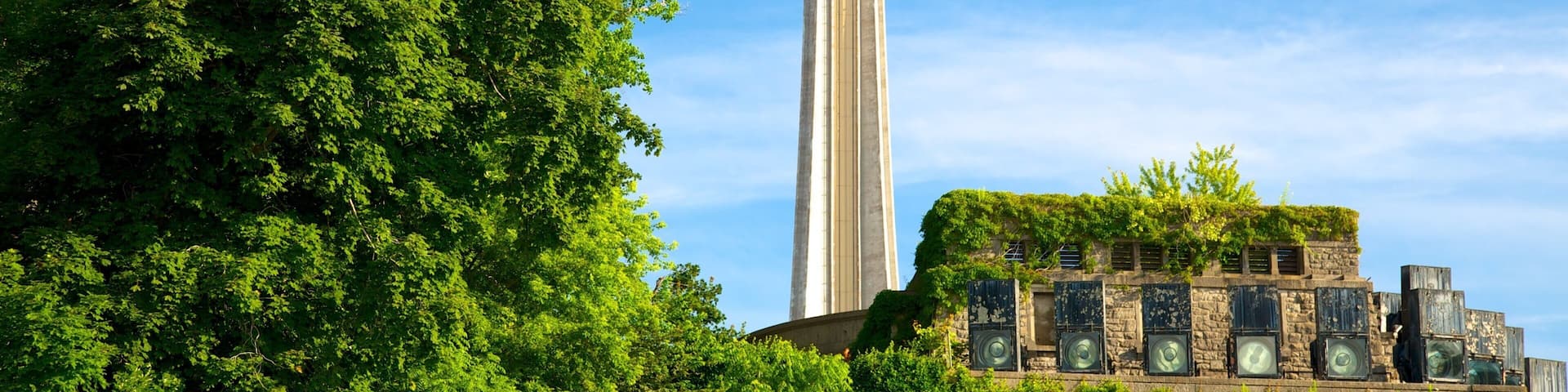 Skylon Tower showing a skyscraper and modern architecture