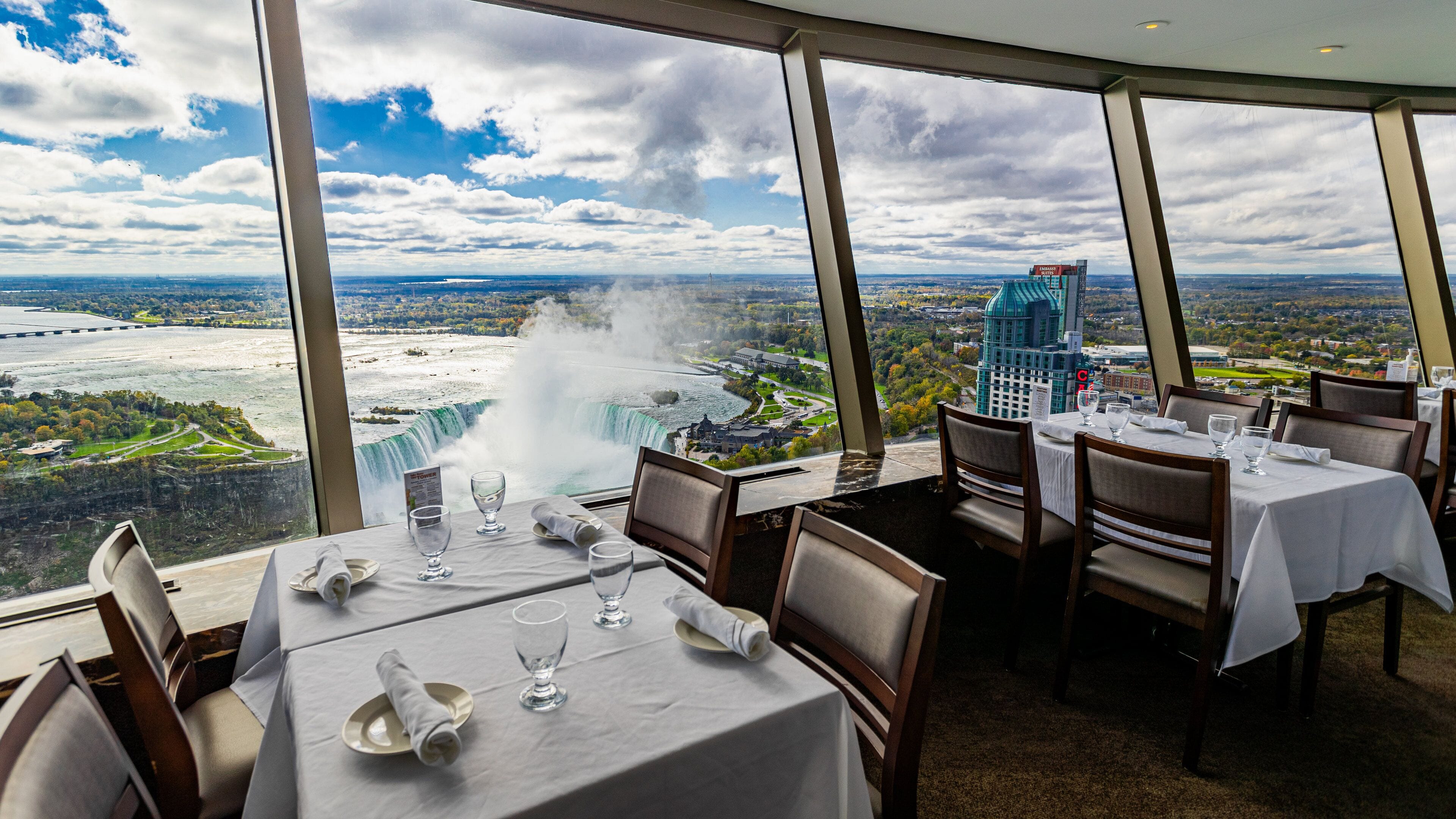 Skylon Tower featuring interior views and dining out