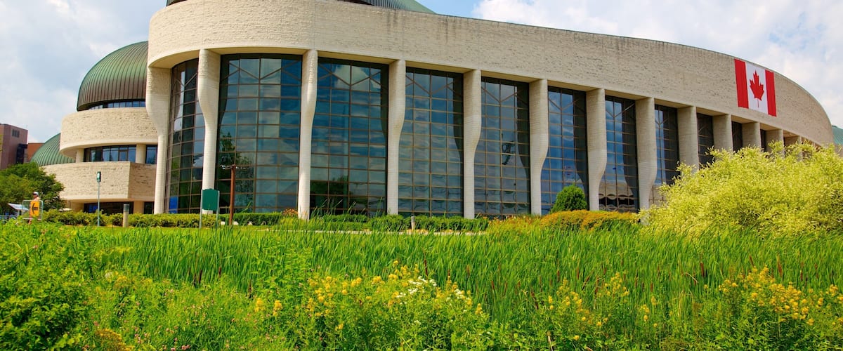 Museo canadiense de historia mostrando horizonte y arquitectura moderna