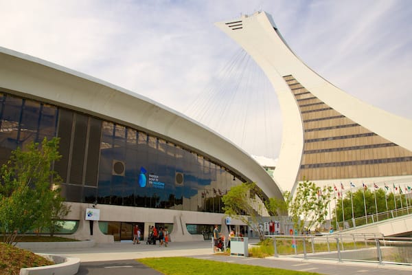 Montreal Biodome featuring modern architecture