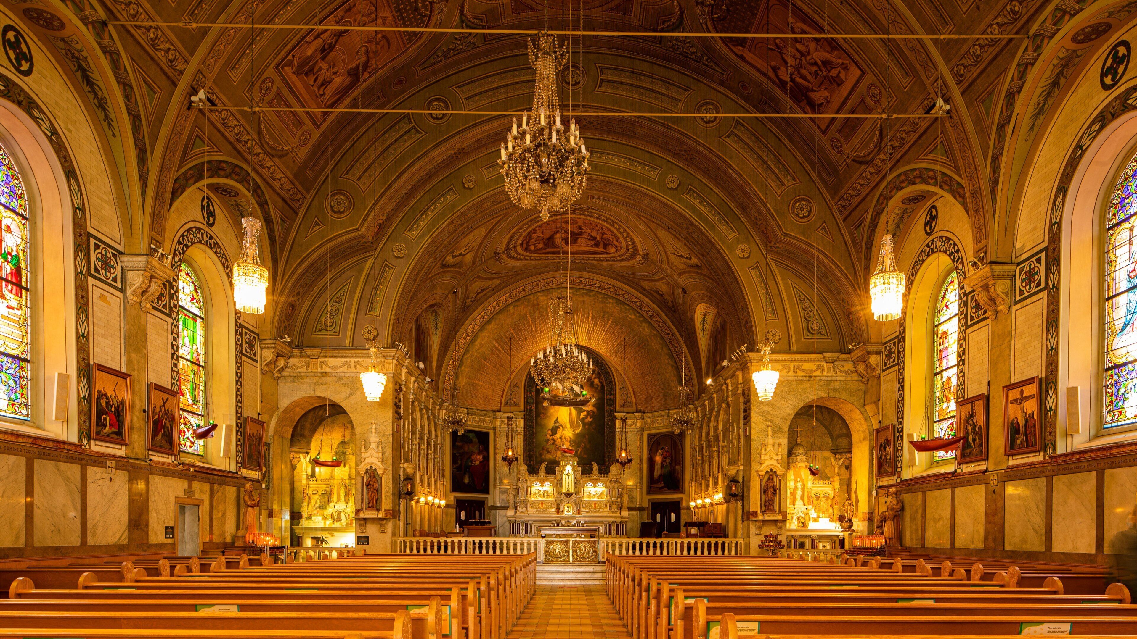 Notre-Dame-de-Bon-Secours Chapel showing heritage elements, interior views and a church or cathedral
