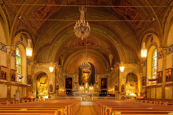 Notre-Dame-de-Bon-Secours Chapel showing heritage elements, interior views and a church or cathedral
