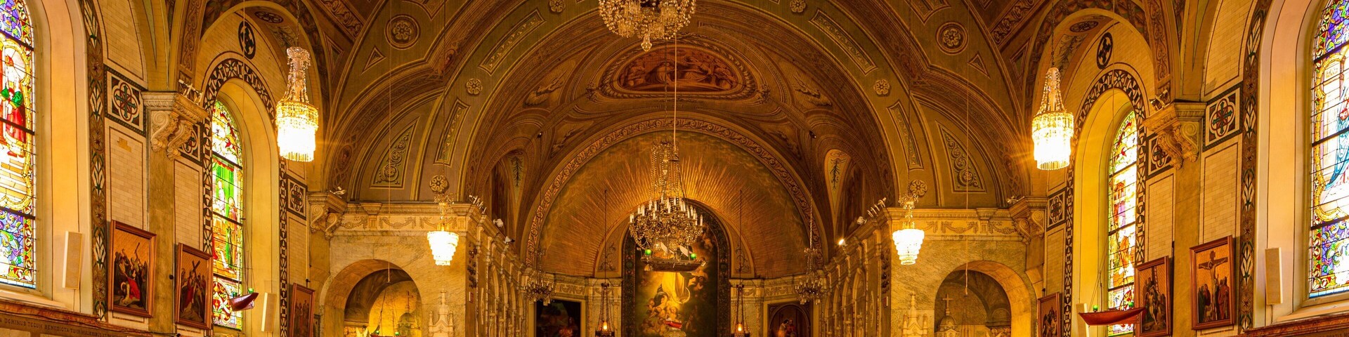 Notre-Dame-de-Bon-Secours Chapel showing heritage elements, interior views and a church or cathedral