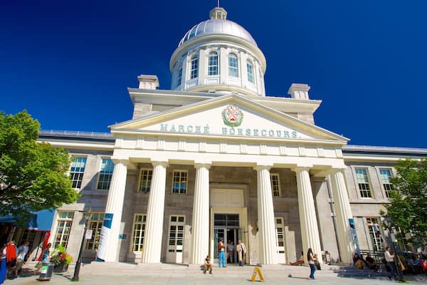 Bonsecours Market presenterar marknader, en stad och historisk arkitektur