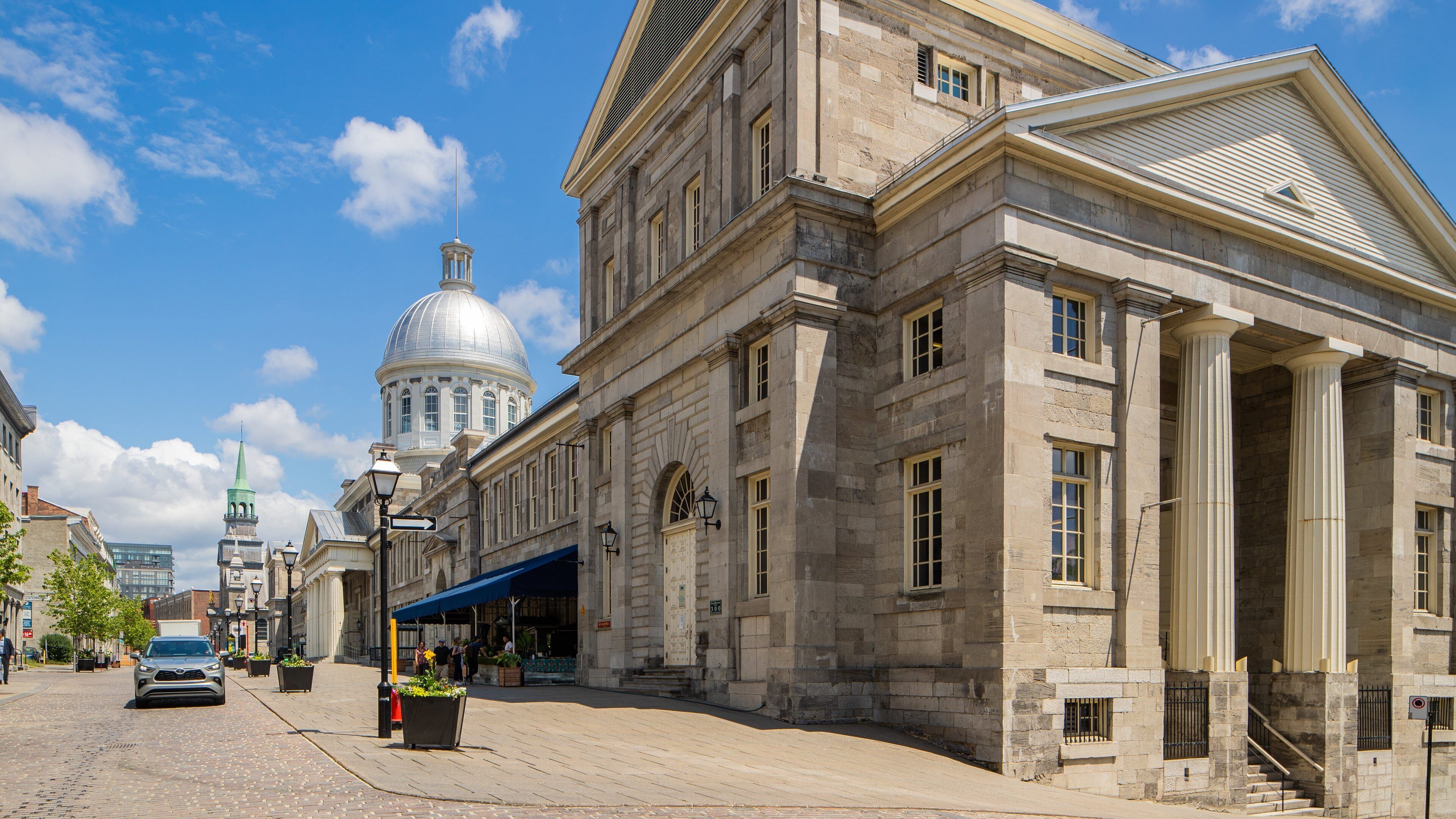 Bonsecours Market featuring heritage architecture