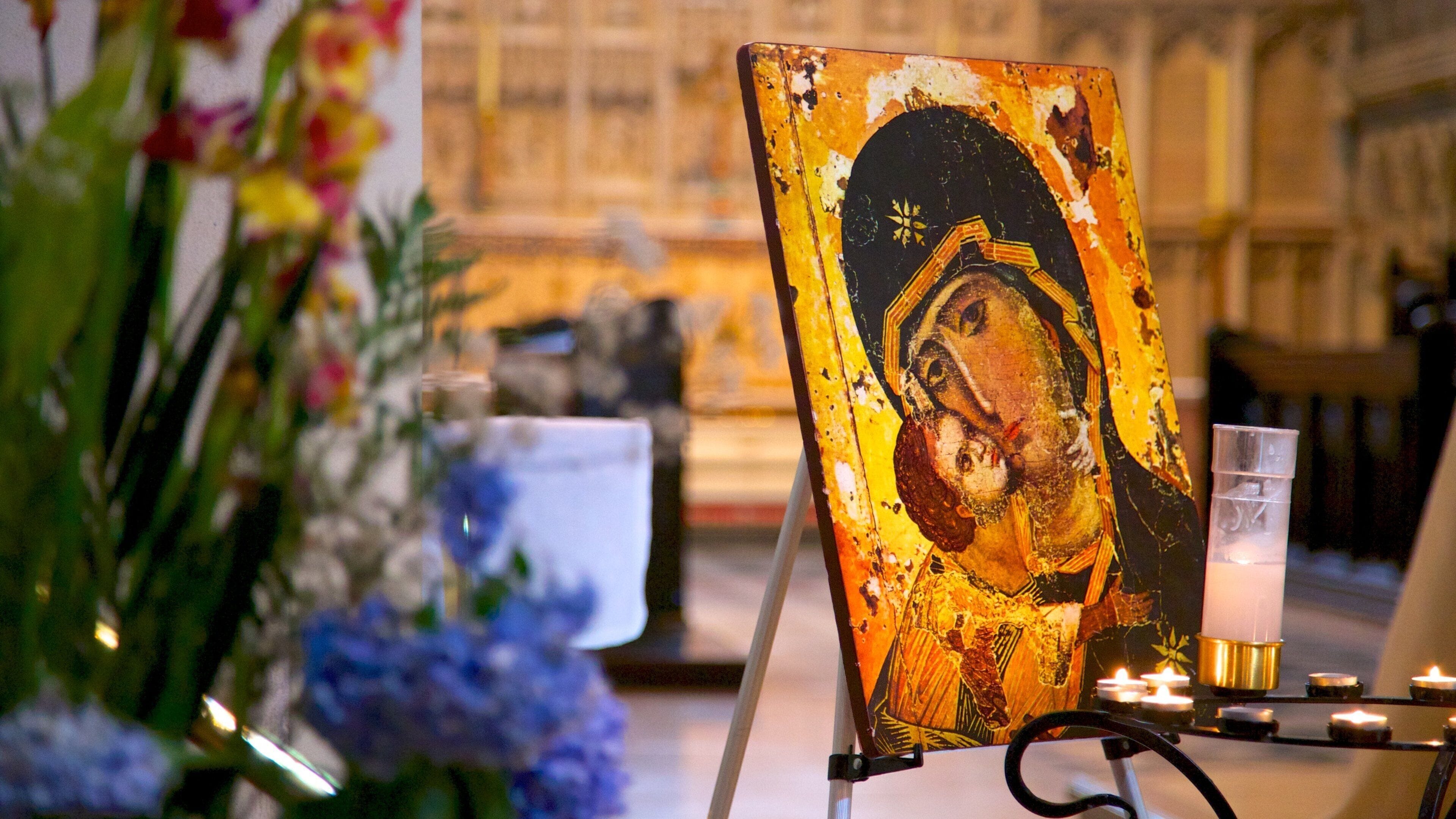 Christ Church Cathedral mostrando vistas de interior, arte y una iglesia o catedral