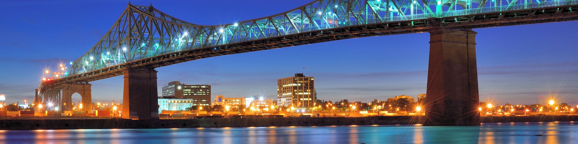 Night view of Jacques Cartier Bridge in Montreal