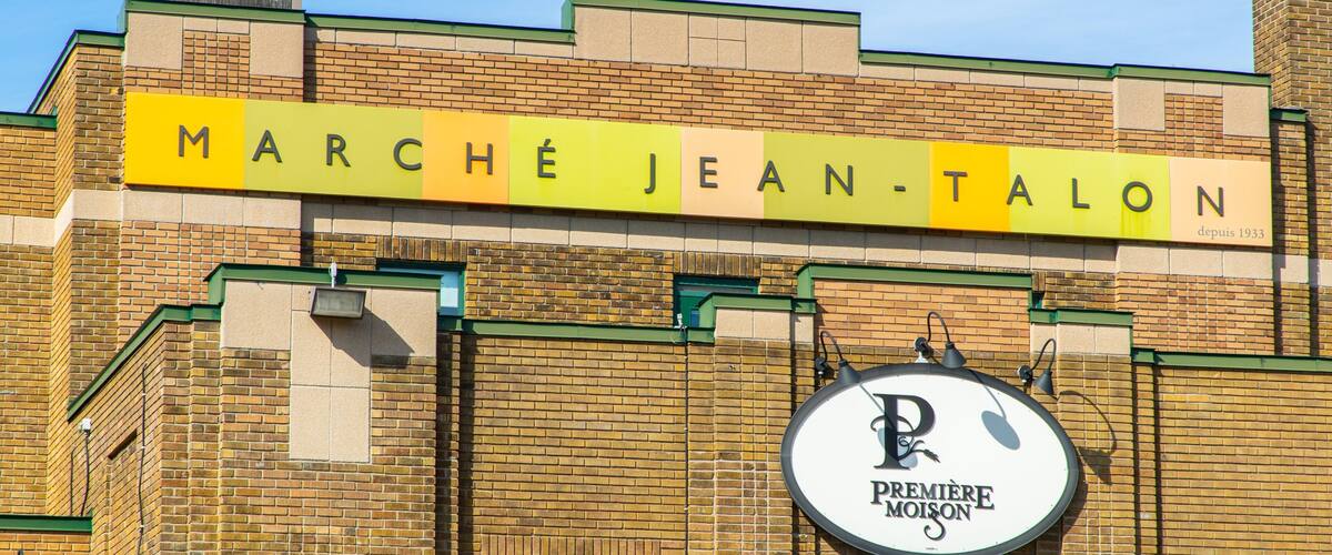 Jean-Talon Market which includes signage