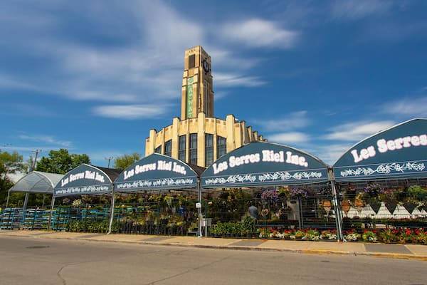 Atwater Market showing markets