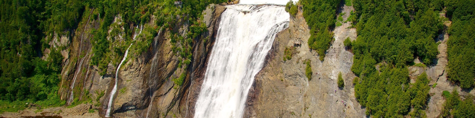 Cascadas Montmorency que incluye vista panorámica, un río o arroyo y un puente