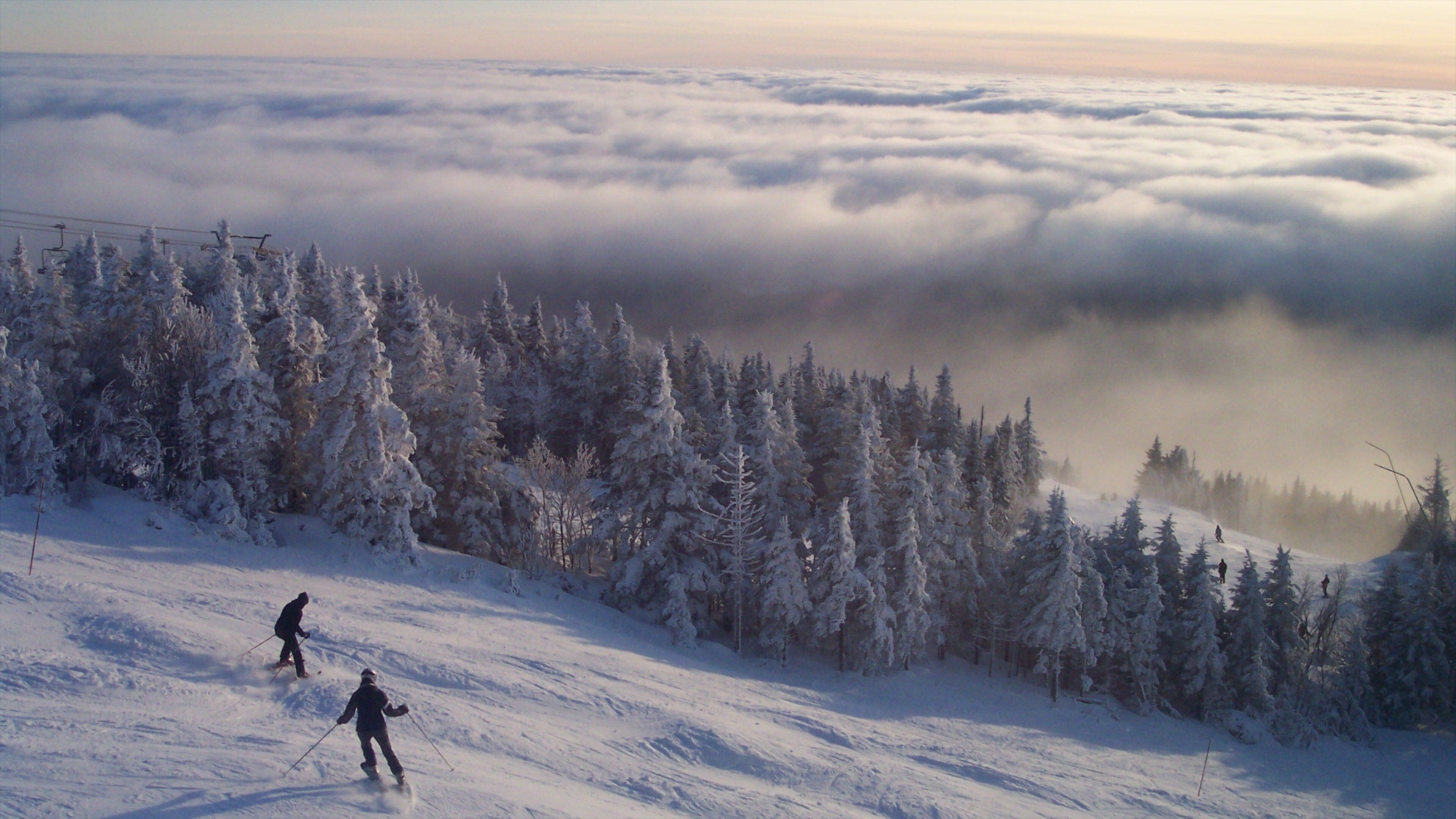 Mont-Tremblant Ski Resort featuring snow, mist or fog and snow skiing