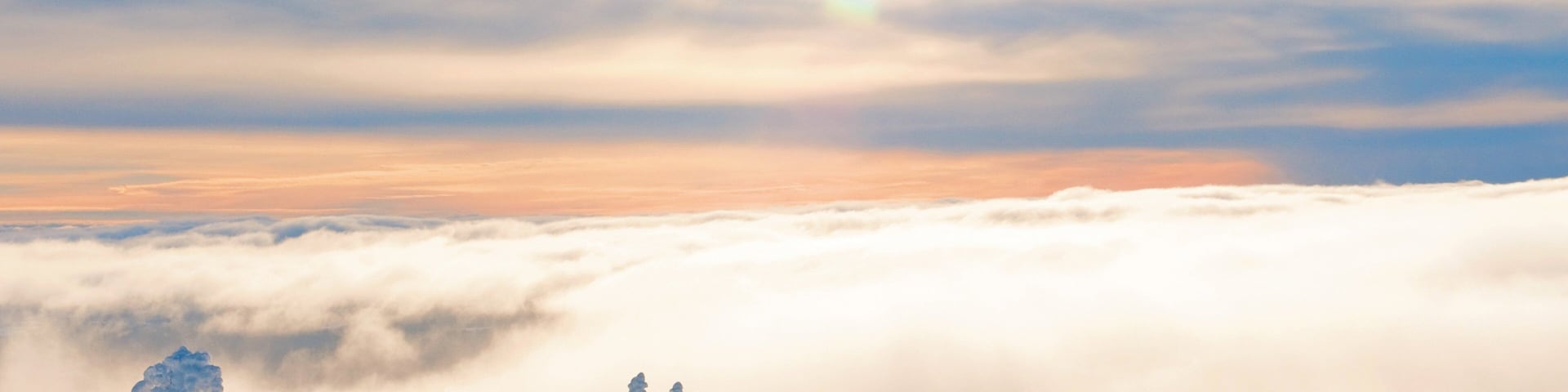 Mont-Tremblant Ski Resort showing landscape views, snow skiing and snow