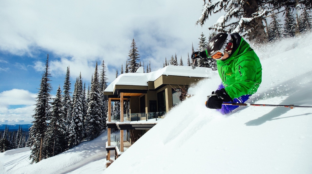 Silver Star Ski Resort showing a luxury hotel or resort, snow and snow skiing