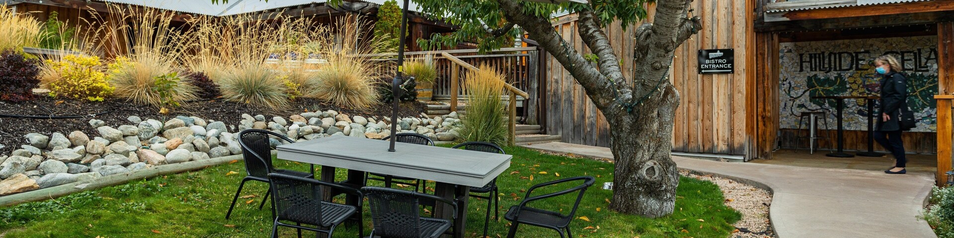 Hillside Estate Winery which includes a park