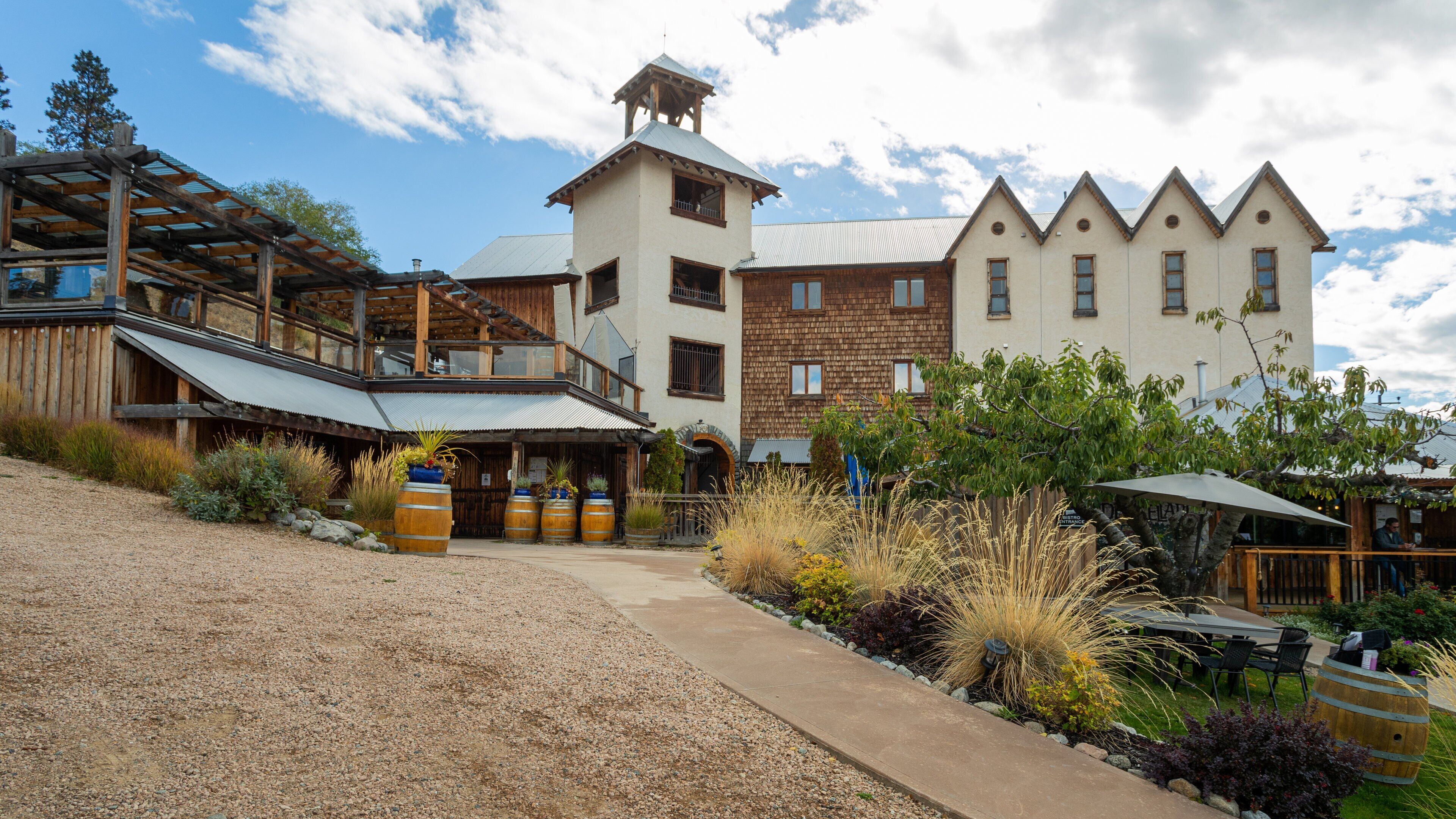 Hillside Estate Winery which includes heritage elements