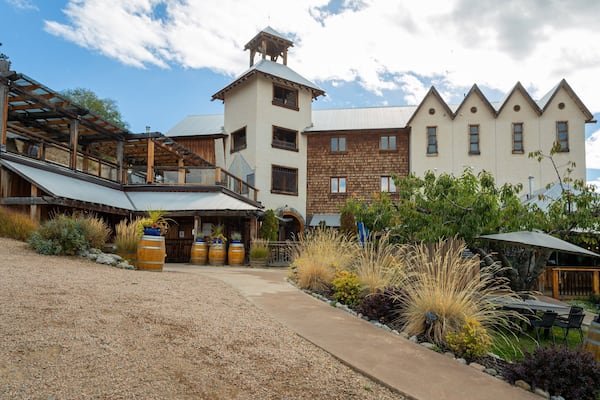 Hillside Estate Winery which includes heritage elements