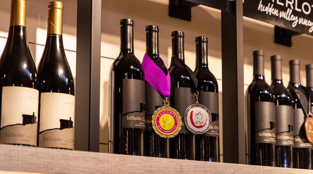 Hillside Estate Winery which includes drinks or beverages