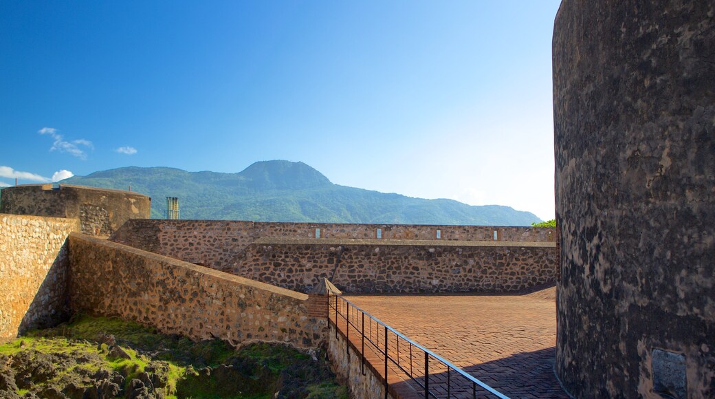 Fort San Felipe bevat historisch erfgoed en militaire voorwerpen