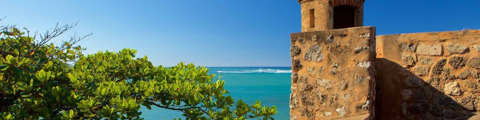 Fort San Felipe featuring heritage elements and general coastal views