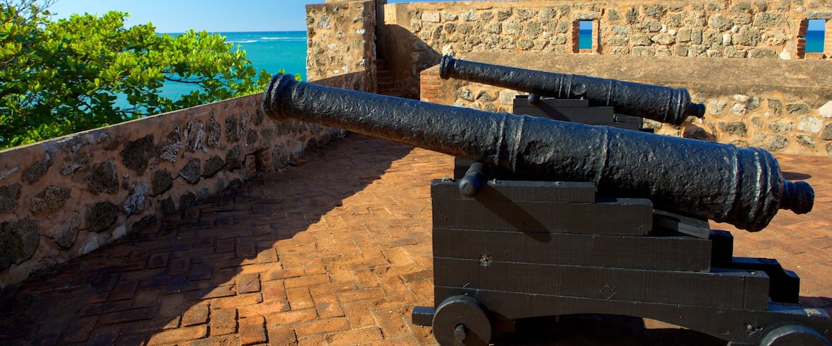 Fort San Felipe showing heritage elements and military items