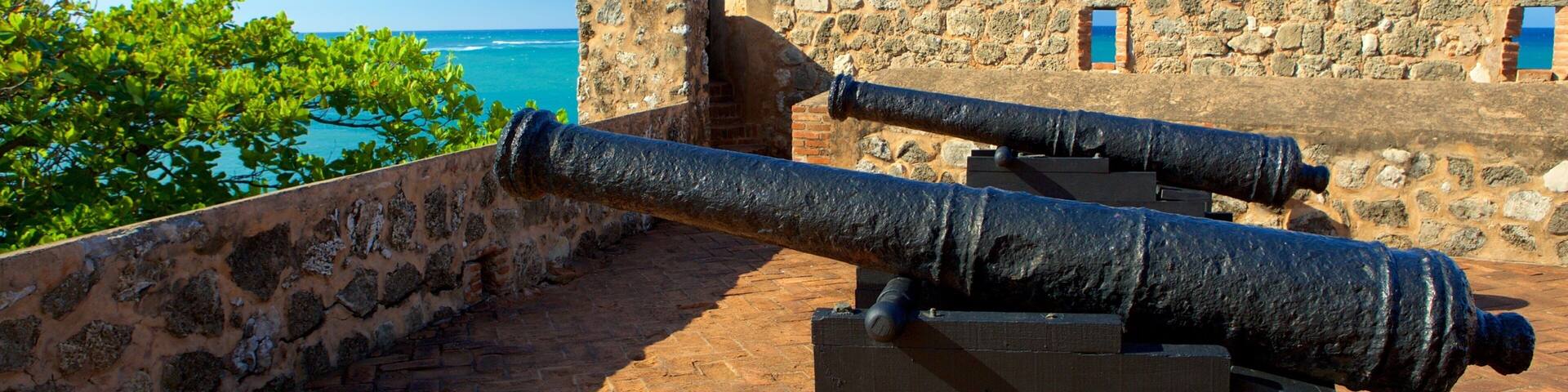 Fort San Felipe showing heritage elements and military items
