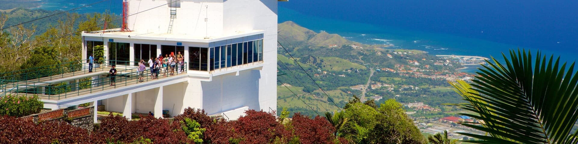 Pico Isabel de Torres showing a gondola and general coastal views