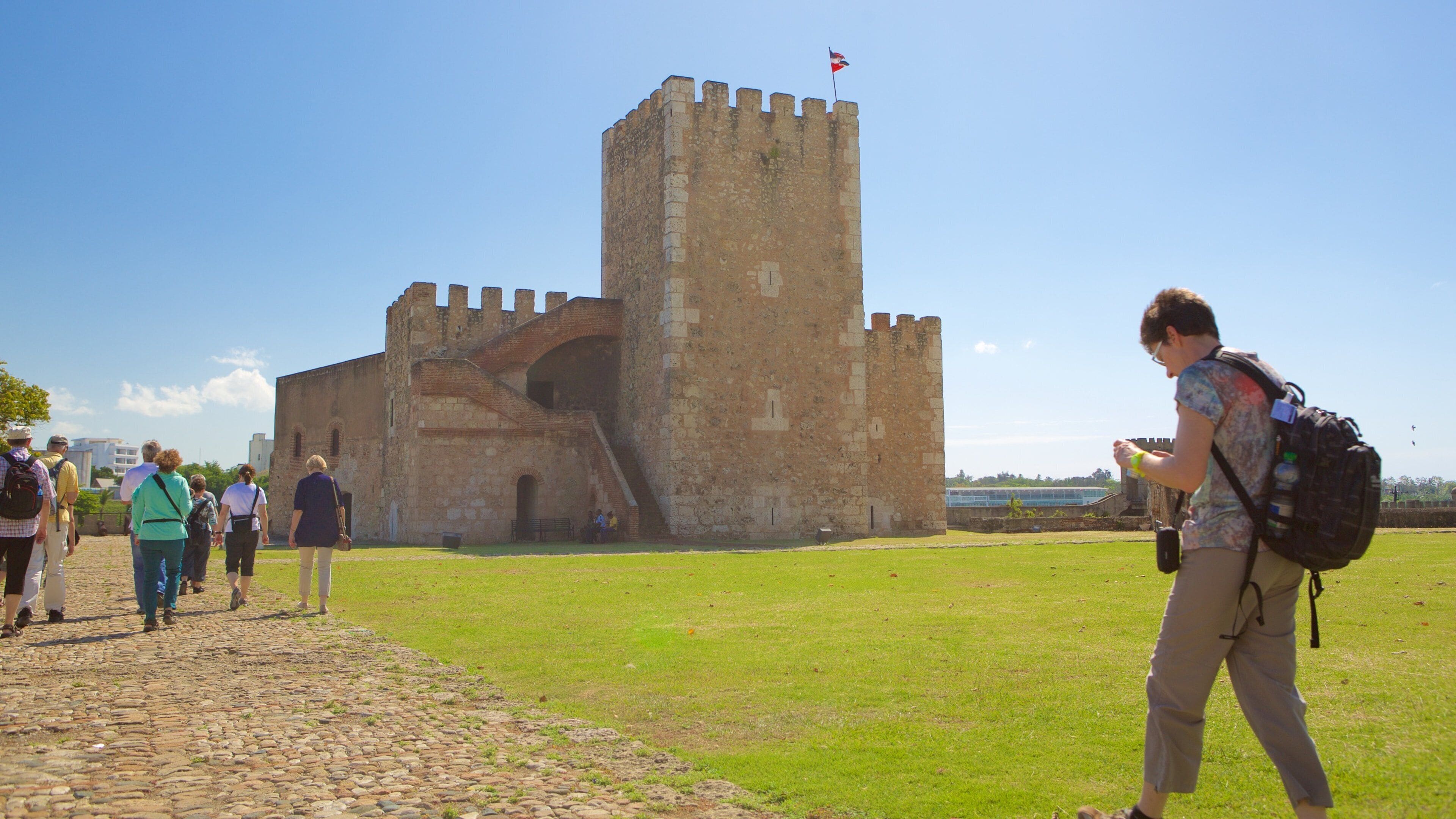 Ozama festning som inkluderer historisk arkitektur, kulturarv og palass