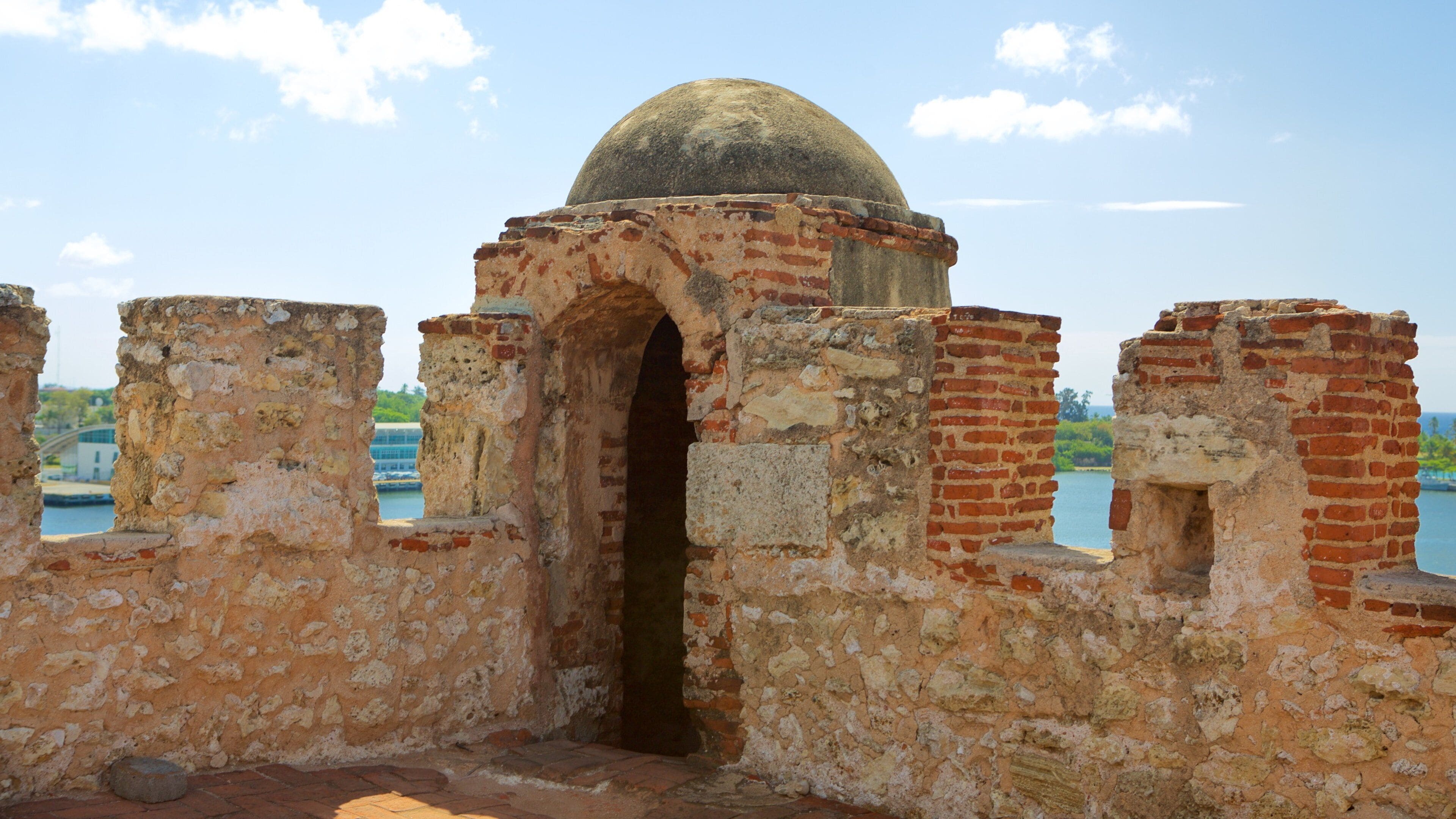 Ozama Fortress - Zona Colonial ｜Expedia.com.sg