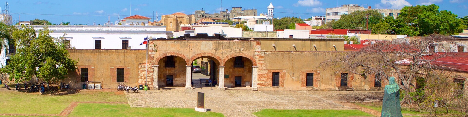Fortaleza Ozama que incluye elementos patrimoniales