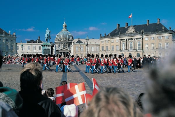 Palais d\'Amalienborg montrant chĂąteau, square ou place et patrimoine architectural