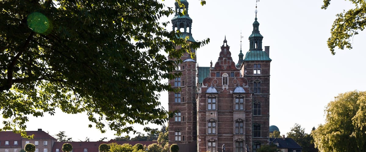 Rosenborg Castle featuring a garden, château or palace and heritage architecture