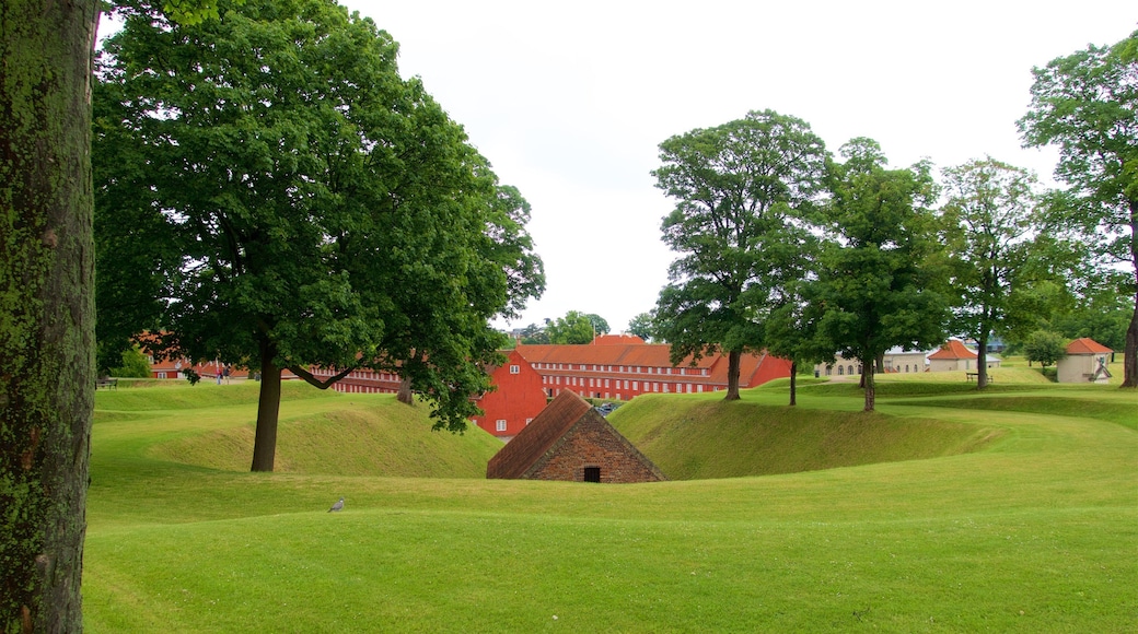 Kastellet which includes a garden