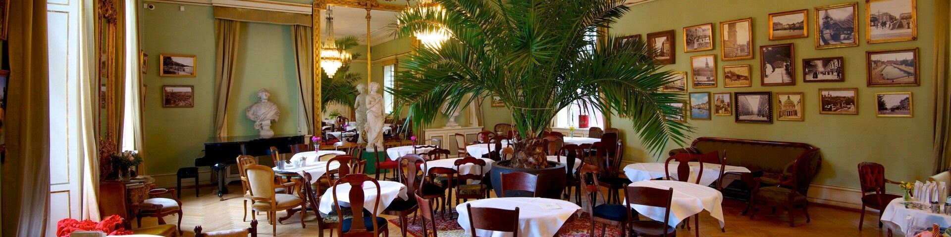 City Museum featuring interior views and dining out