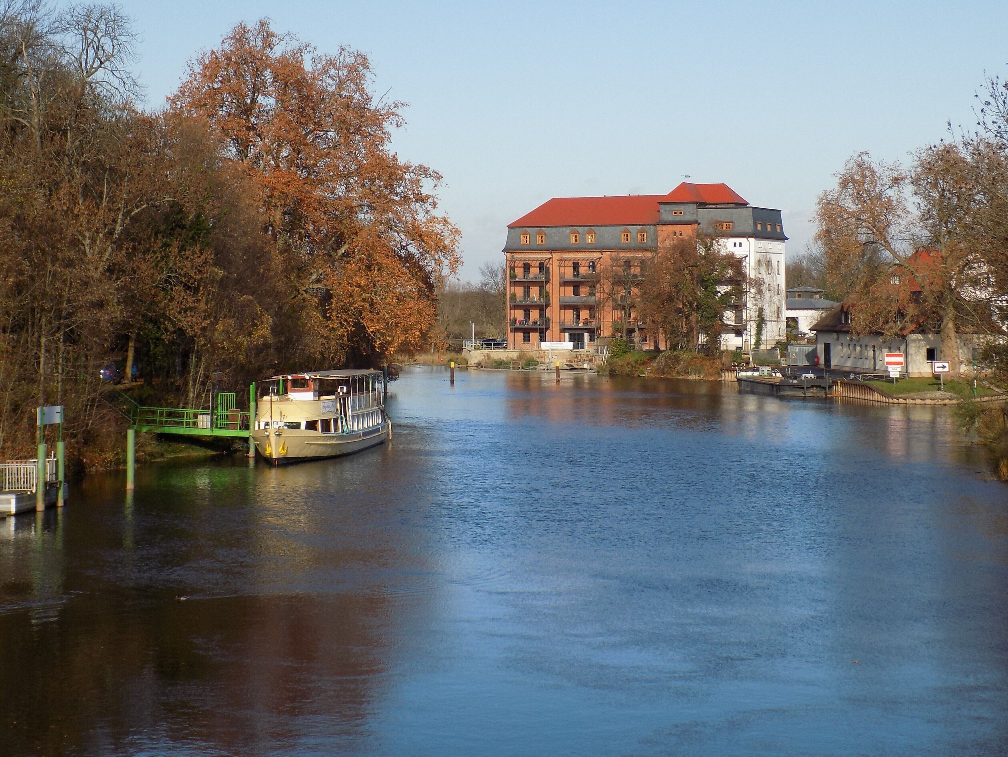 Saale river in Merseburg (district: Saalekreis, Saxony-Anhalt), view from Neumarkt Bridge