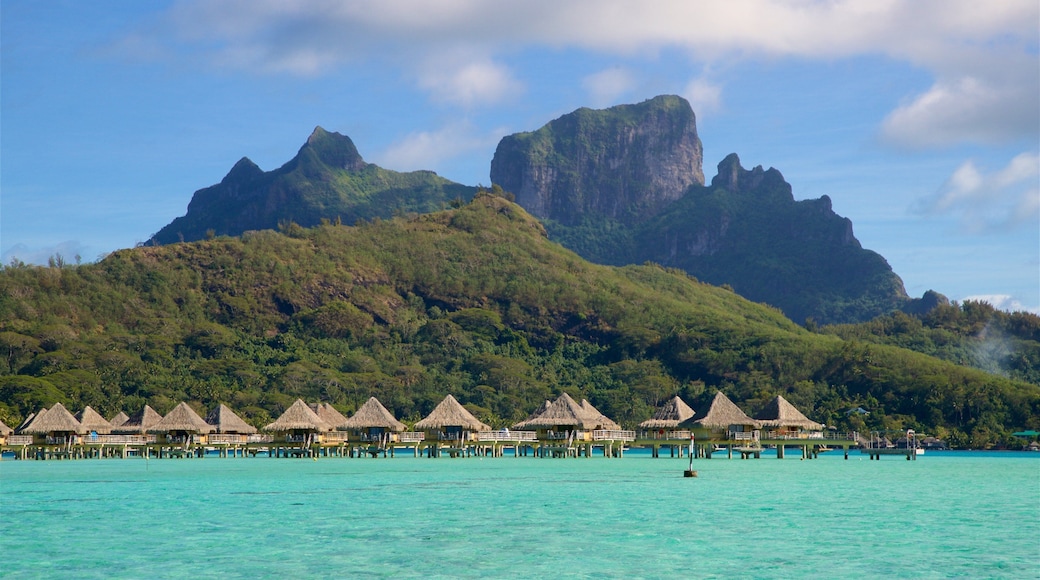 Mont Otemanu montrant scènes tropicales, vues littorales et montagnes