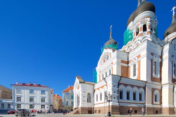 Alexander-Newski-Kathedrale das einen historische Architektur, Platz oder Plaza und Kirche oder Kathedrale