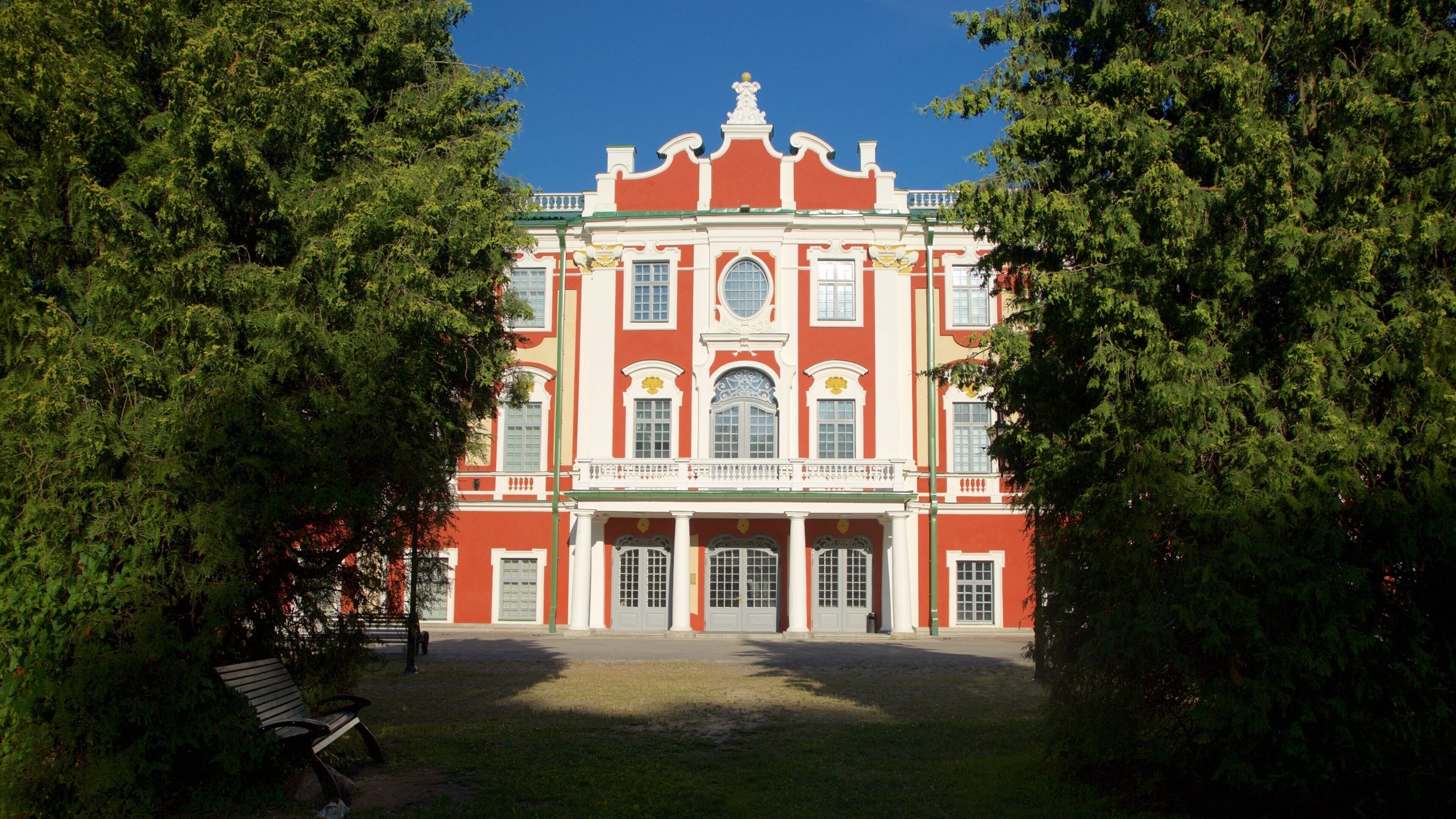 Kadriorg slott fasiliteter samt kulturarv, historisk arkitektur og slott